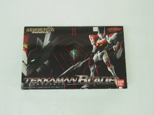 アーマープラス テッカマンブレードの外箱正面。本体のイラストとロゴが入ります。