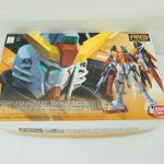 RG デスティニーガンダム ハイネ・ヴェステンフルスカラーVer.の箱表面。オレンジ地に機体が描かれている。