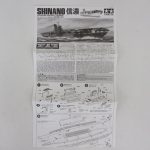 説明書を開いた状態。組み立ての手順図が並びます。