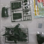 緑のランナーとデカール。袋に入った状態です。