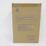 輸送箱の裏面。取り扱いの表記が入る。