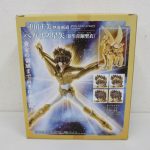 外箱の裏面。聖衣をまとった本体の写真と、40th Anniversary Editionの表記がある。