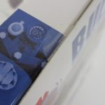 箱のふちを寄って撮影。角の状態が確認できる。