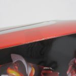 外箱の縁を寄って撮影。角の状態が確認できる。