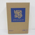 メガトレショップのロゴが入った輸送箱。品番とバーコードが印字されている。