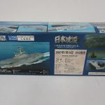 外箱の裏面。作品の解説と艦の写真が並ぶ。