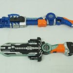 ガンガンセイバーほか、同じ出品に含まれる武器2点。
