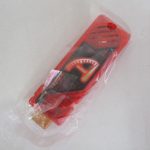 袋に入った赤いアクセルメモリ。