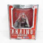 フィギュアーツZERO "赤犬"サカズキの箱の表面。赤い台紙の窓から本体が見える。