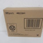 S.H.Figuarts 仮面ライダーシンの輸送箱。魂ウェブ商店のロゴと品名、バーコードが印字されている。