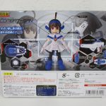 外箱の裏面。付属品の解説と作例写真が並ぶ。