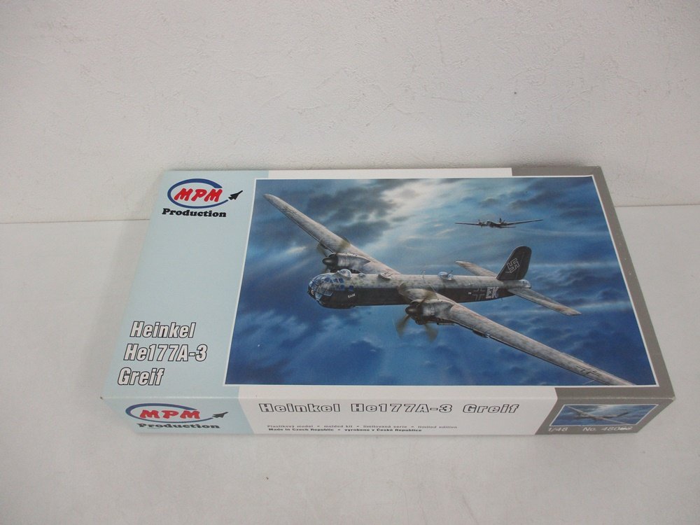 MPM 1/48 ハインケル He177A-3 グライフの箱正面。爆撃機のイラストが入ります。