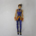 本体の全身を正面から見たところ。紫の衣装とオレンジの腰布。