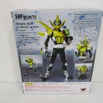 外箱の裏面。ポーズの作例写真が並ぶ。