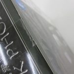 外箱の角を寄って撮影。ふちの状態が確認できる。