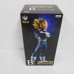 一番くじ ドラゴンボールメモリーズ B賞 超サイヤ人ベジータフィギュアの外箱表面。窓の奥に本体が入っている。