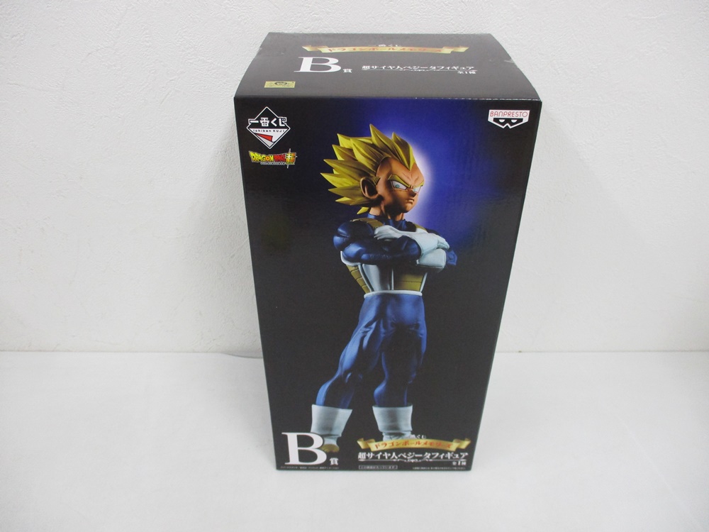 一番くじ ドラゴンボールメモリーズ B賞 超サイヤ人ベジータフィギュアの外箱表面。窓の奥に本体が入っている。