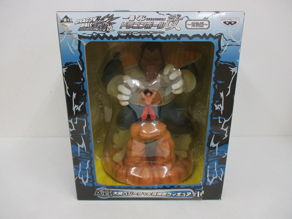 一番くじA賞のフィギュアの外箱正面。窓から本体が確認できます。