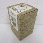 外箱の裏面ラベル。品名とJANコードが入る。