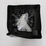 黒い内箱に袋入りのパーツが収まっている。