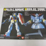 組立説明書。RX-78-2ガンダムとMSN-02ジオングの解説ページ。