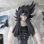 本体の顔を寄って撮影。黒い髪と表情の造形が分かる。