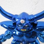 本体の上半身を寄って撮影。角と顔の造形が写る。