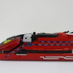 同じ車両を側面から撮影。青い破線の帯と側面の造形が分かる。