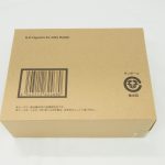 S.H.Figuarts Ex Gills Raider と印字された輸送箱。バーコードと段ボールの表示がある。
