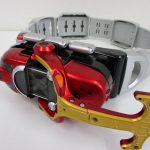 変身ベルト DXカブトゼクターの本体。ベルトにゼクターを装着した状態。
