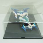 透明ケースに入った本体を上から撮影しています。