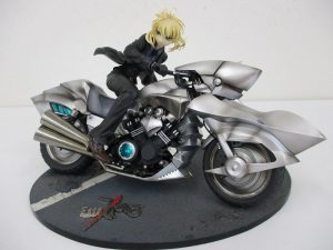 Fate/Zero セイバーとセイバー・モータード・キュイラッシェの完成品を正面から撮影。