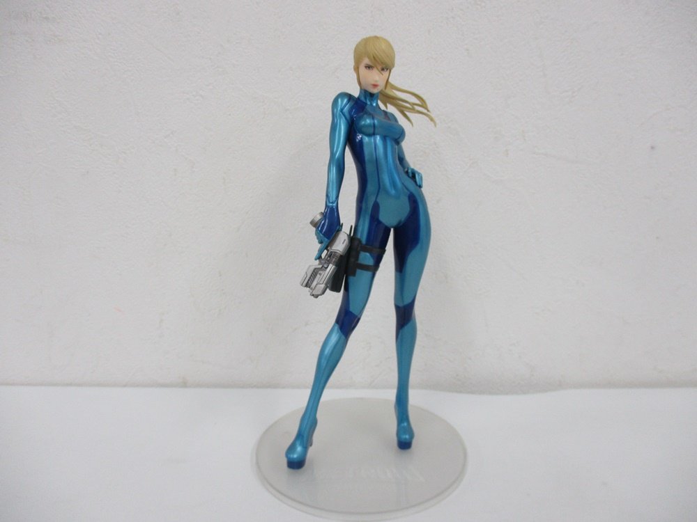 メトロイド サムス・アラン ゼロスーツver. 1/8 完成品を正面から撮影。