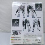 外箱の裏面。デストロイモードとユニコーンモードの写真が並びます。