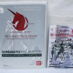 付属の冊子2点。メイキングの本と商品カードです。