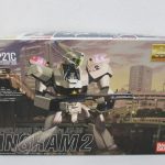 MG イングラム2号機の外箱正面。夜の街に立つイングラム2号機のイラストが描かれています。