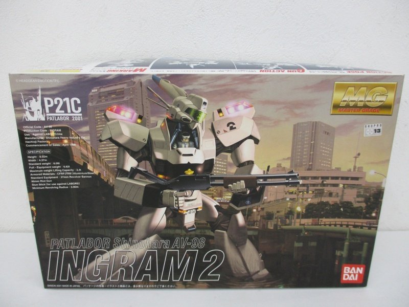 MG イングラム2号機の外箱正面。夜の街に立つイングラム2号機のイラストが描かれています。