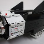 戦闘母艦の側面。白い部分にSPACE CRUISER BISMARCKの表記があります。