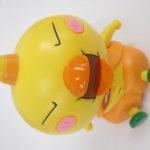 本体を上から撮影。黄色い頭部とオレンジ色の車状のパーツが確認できます。