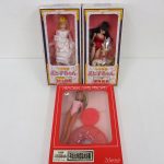 同じ出品にあった3点の箱を並べた状態。左上が本商品です。