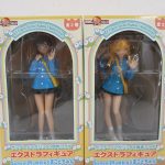 同じ出品の2箱を並べた正面。左の黒髪の箱が本商品です。箱に EX Figure School Rumble×Makotochan の印字があります。