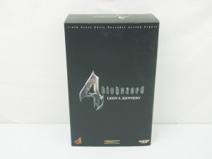 バイオハザード4 レオン・S・ケネディー 1/6 フィギュアの外箱正面。