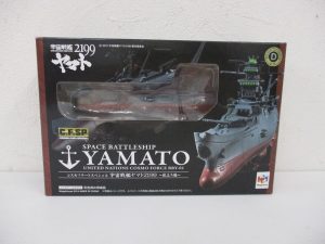 コスモフリートスペシャル 宇宙戦艦ヤマト2199 旅立ち編の外箱正面。窓から本体が見えます。