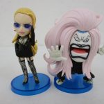 サングラスの女性キャラクターと、ピンクの長髪のキャラクターの2体です。