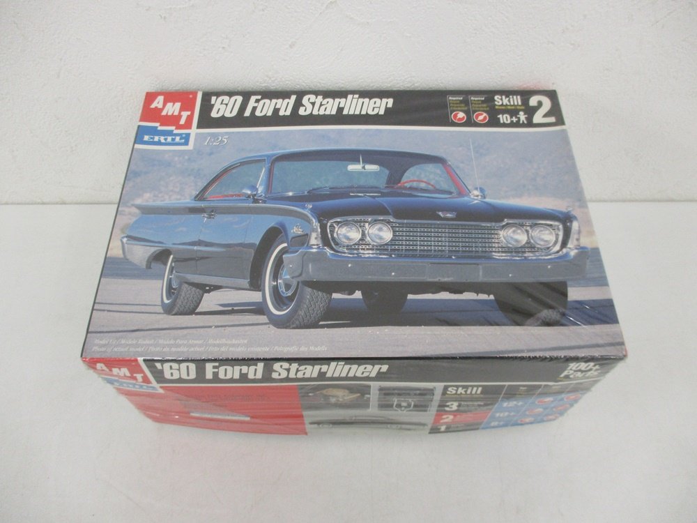 AMT 1/25 60年型フォード スターライナーのプラモデル外箱。