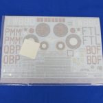 デカール。部隊記号の文字が並んでいます。