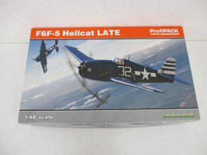 エデュアルド 1/48 F6F-5 ヘルキャット後期型 プロフィパックの外箱正面です。