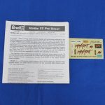 説明書とデカール。MAX RATのロゴが入っています。