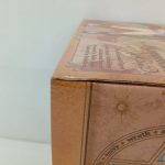 外箱の角と側面の模様