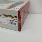 外箱の底面側の角。メガハウスの表記とバーコード
